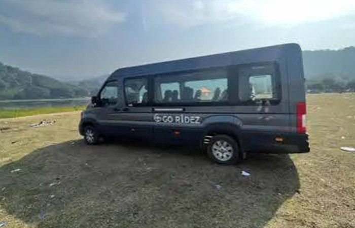 Force Urbania 17 Seater