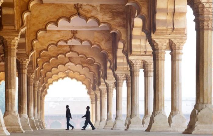 Delhi to Agra