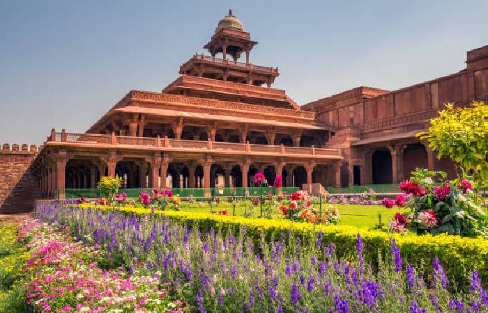 Delhi to Agra