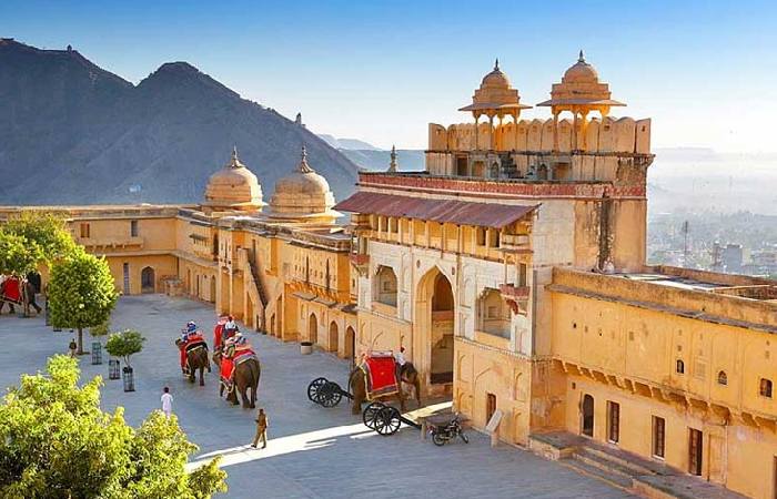 Taj Mahal to Jaipur – 6-Day Royal India Experience