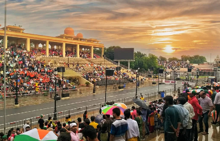 Golden Temple & Kashmir Tour From Delhi
