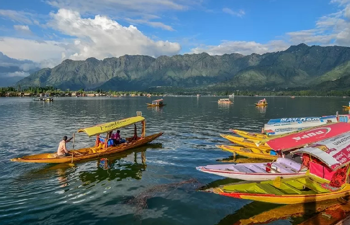 Golden Temple & Kashmir Tour From Delhi