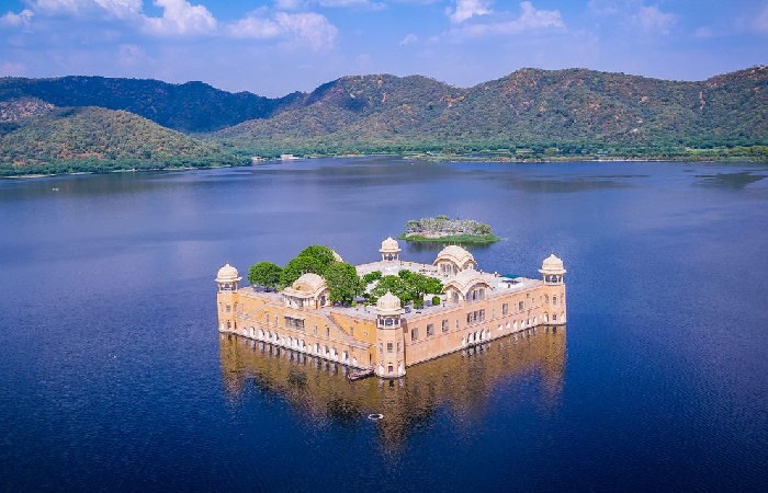 Taj Mahal to Jaipur – 6-Day Royal India Experience