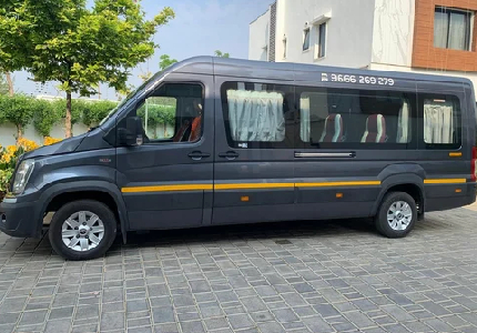 Force Urbania 12 Seater
